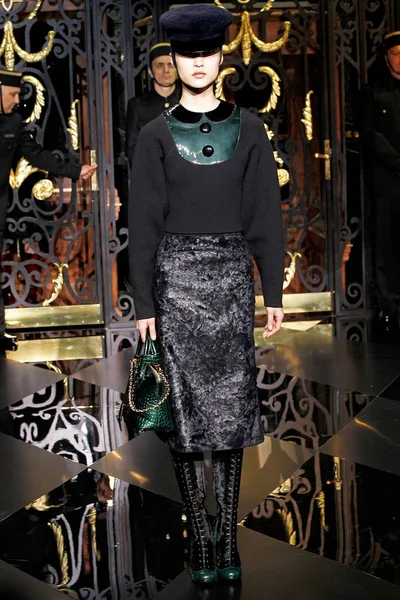 Look 26
